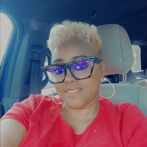 Meet your Posher, Pamela